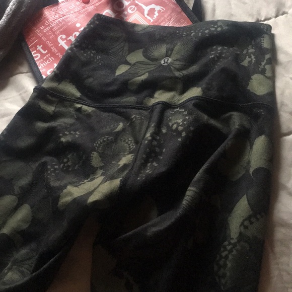 lululemon Wunder under size 4 - Picture 2 of 3